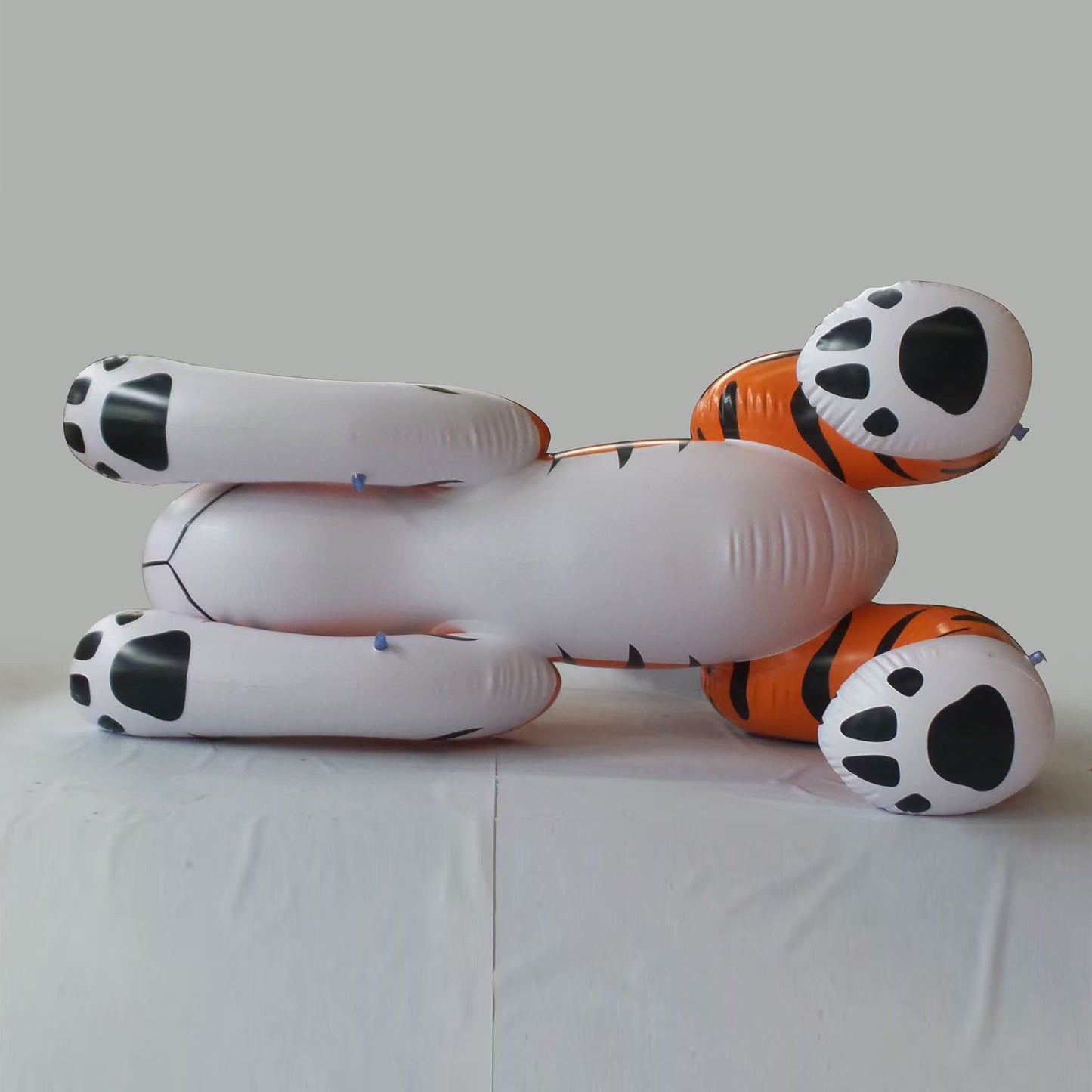 7’ Long Pouncing Tiger